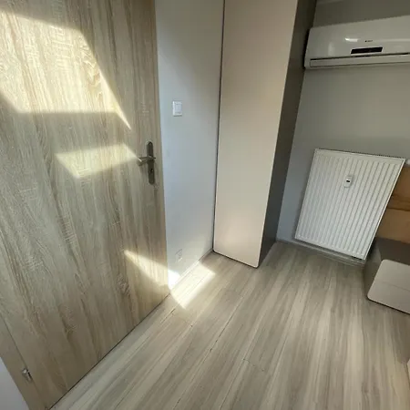Dahlia - Old Town, Self Check-in Apartament *